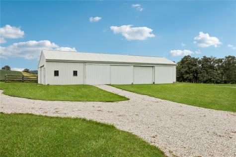 1056 R Avenue Marengo IA 52301