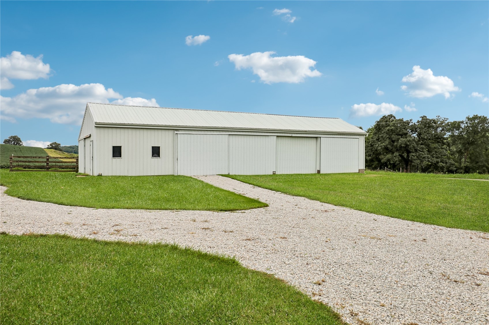 1056 R Avenue Marengo IA 52301