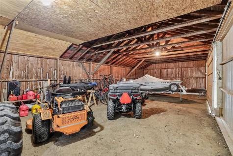 1056 R Avenue Marengo IA 52301
