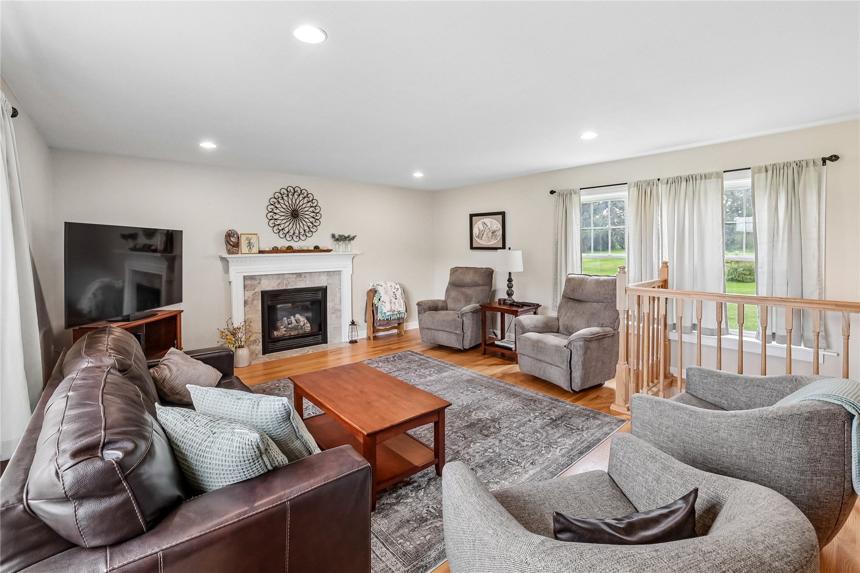1056 R Avenue Marengo IA 52301