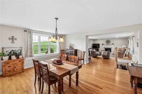 1056 R Avenue Marengo IA 52301