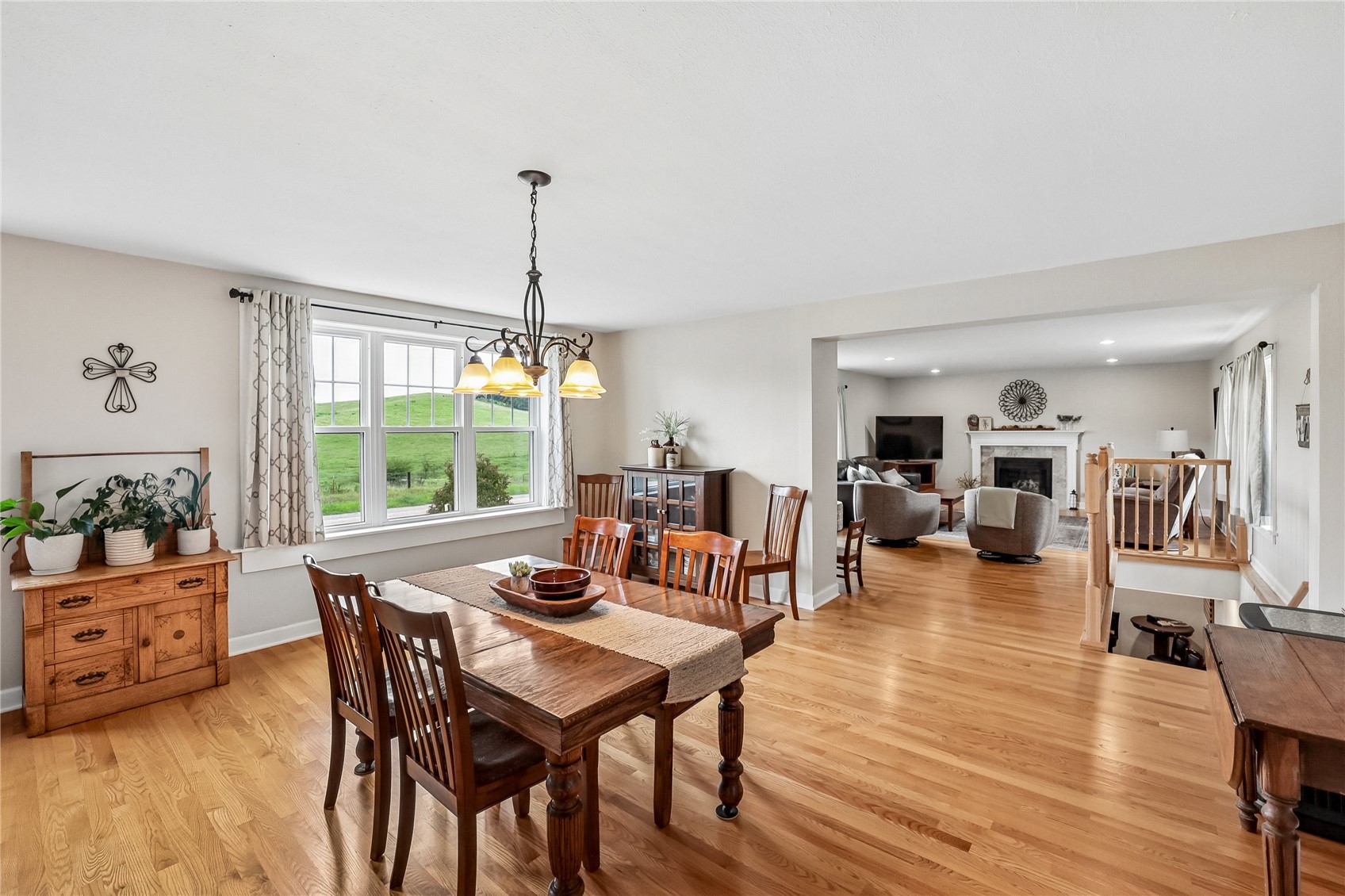 1056 R Avenue Marengo IA 52301