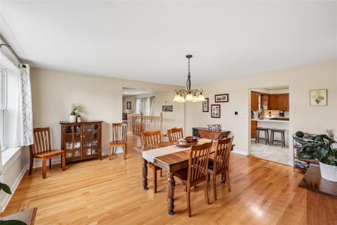1056 R Avenue Marengo IA 52301