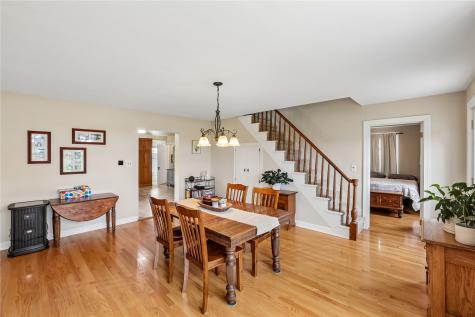 1056 R Avenue Marengo IA 52301