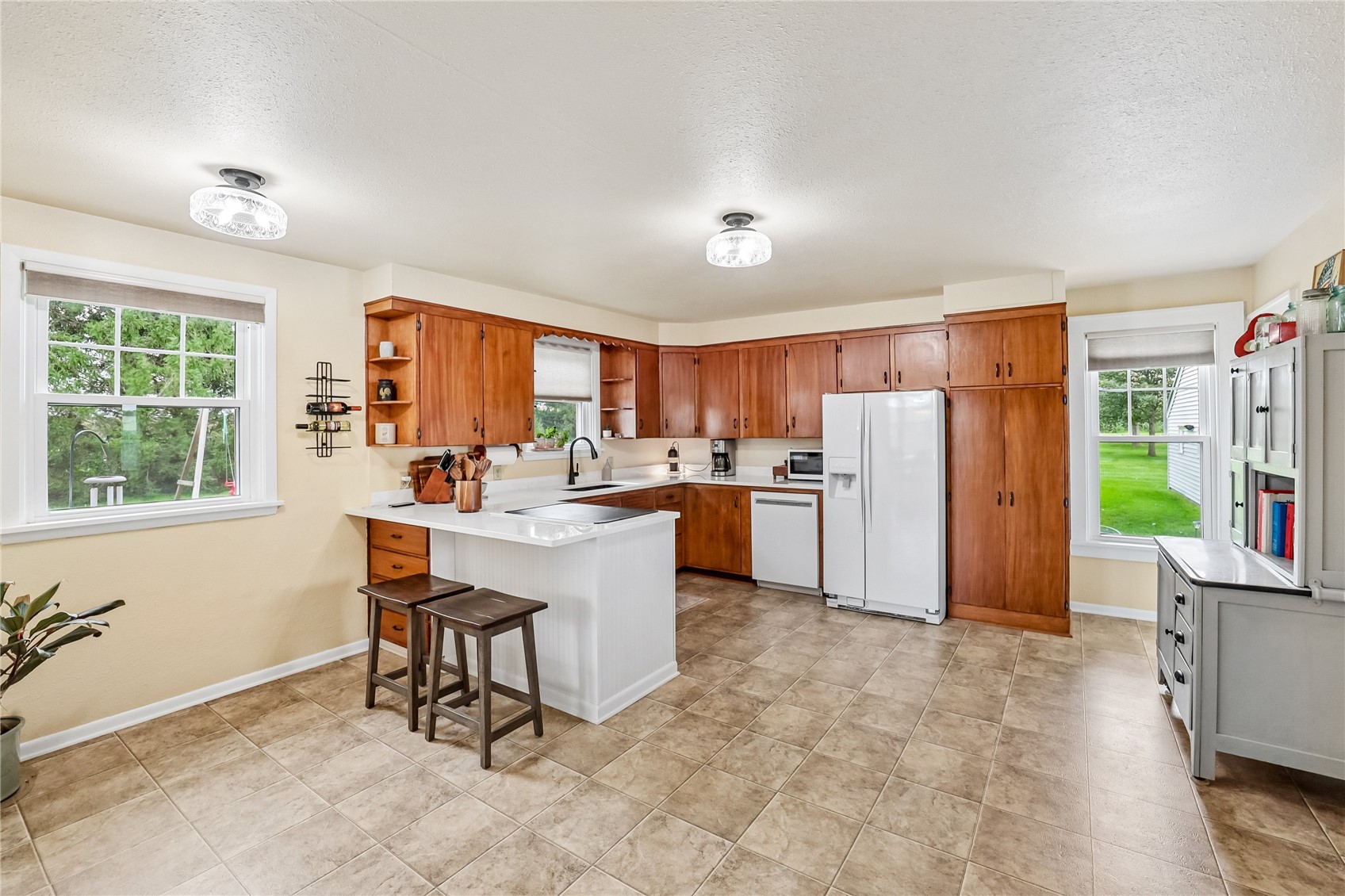 1056 R Avenue Marengo IA 52301