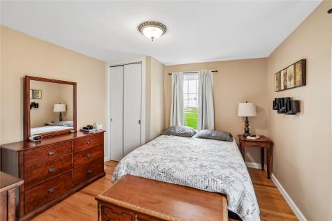 1056 R Avenue Marengo IA 52301