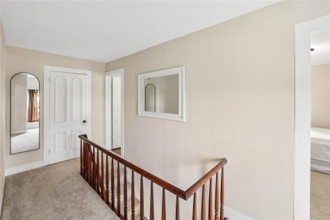 1056 R Avenue Marengo IA 52301
