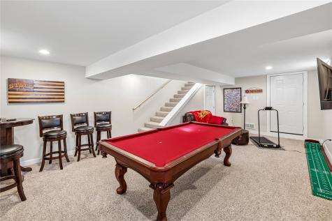 1056 R Avenue Marengo IA 52301