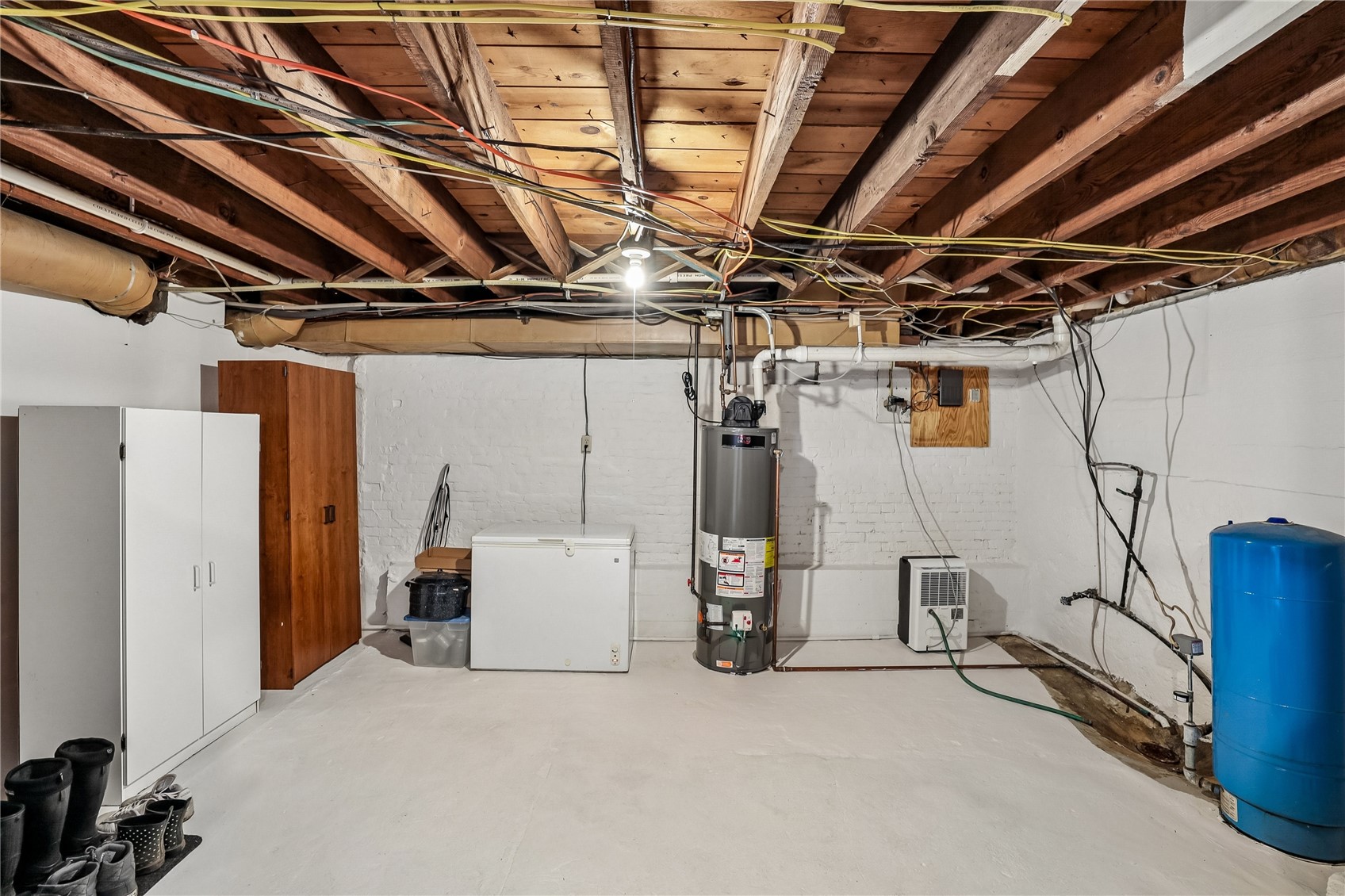 1056 R Avenue Marengo IA 52301