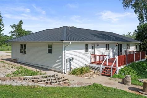 6752 29th Avenue Shellsburg IA 52332