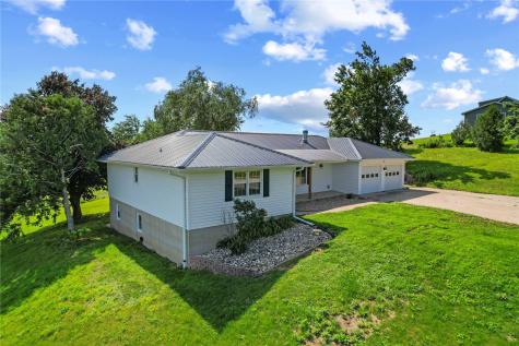 6752 29th Avenue Shellsburg IA 52332