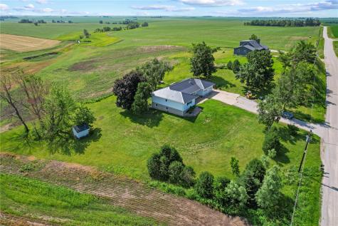 6752 29th Avenue Shellsburg IA 52332
