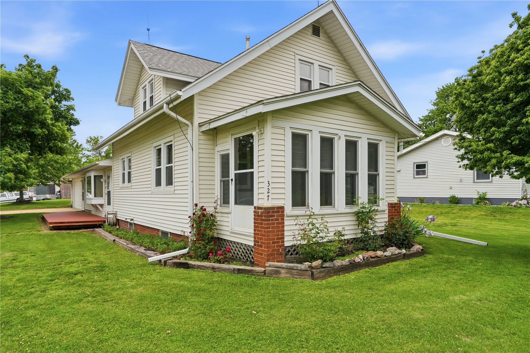 327 Rose Avenue Swisher IA 52338