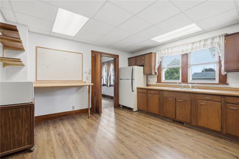 327 Rose Avenue Swisher IA 52338