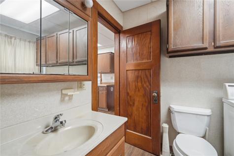 327 Rose Avenue Swisher IA 52338