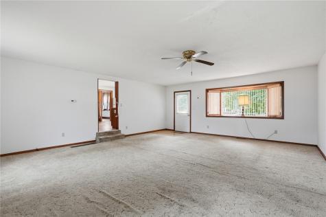 327 Rose Avenue Swisher IA 52338