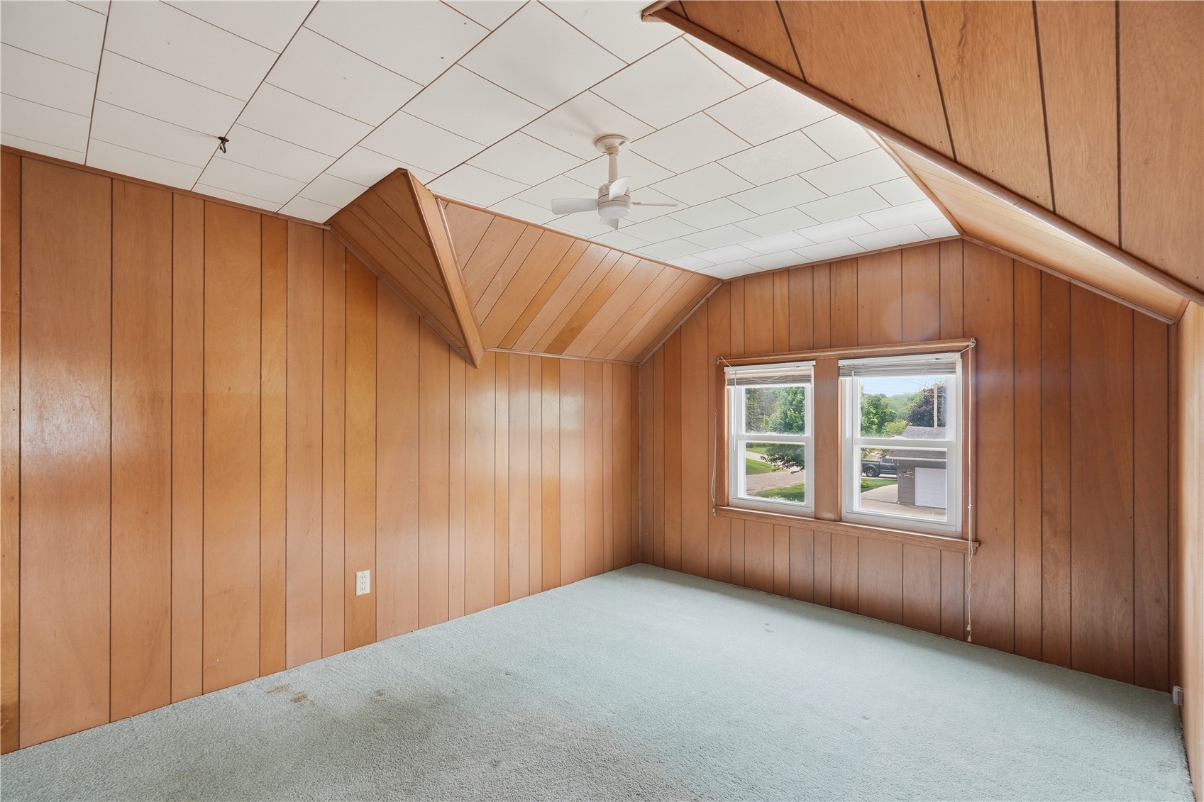 327 Rose Avenue Swisher IA 52338
