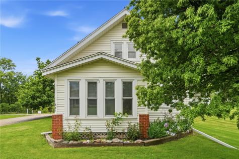 327 Rose Avenue Swisher IA 52338