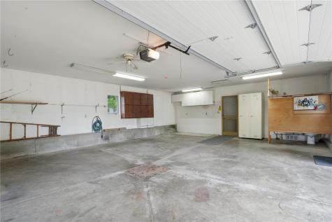 327 Rose Avenue Swisher IA 52338