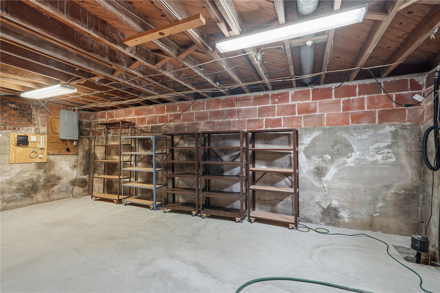 327 Rose Avenue Swisher IA 52338
