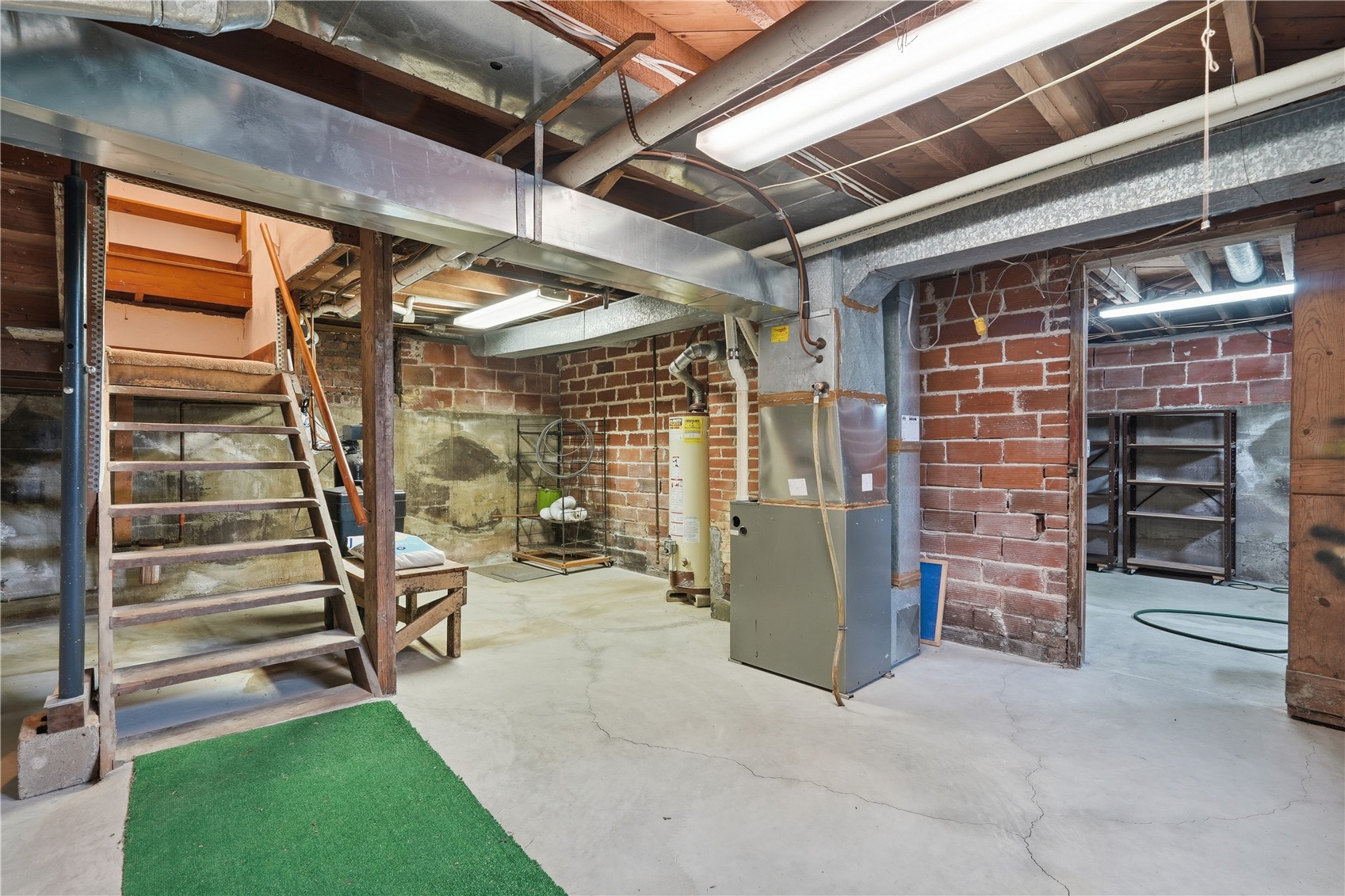 327 Rose Avenue Swisher IA 52338