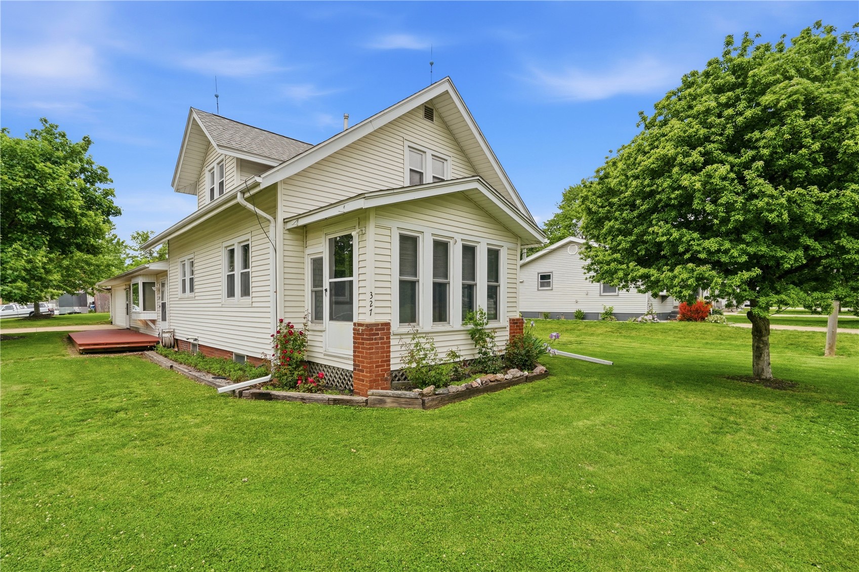 327 Rose Avenue Swisher IA 52338