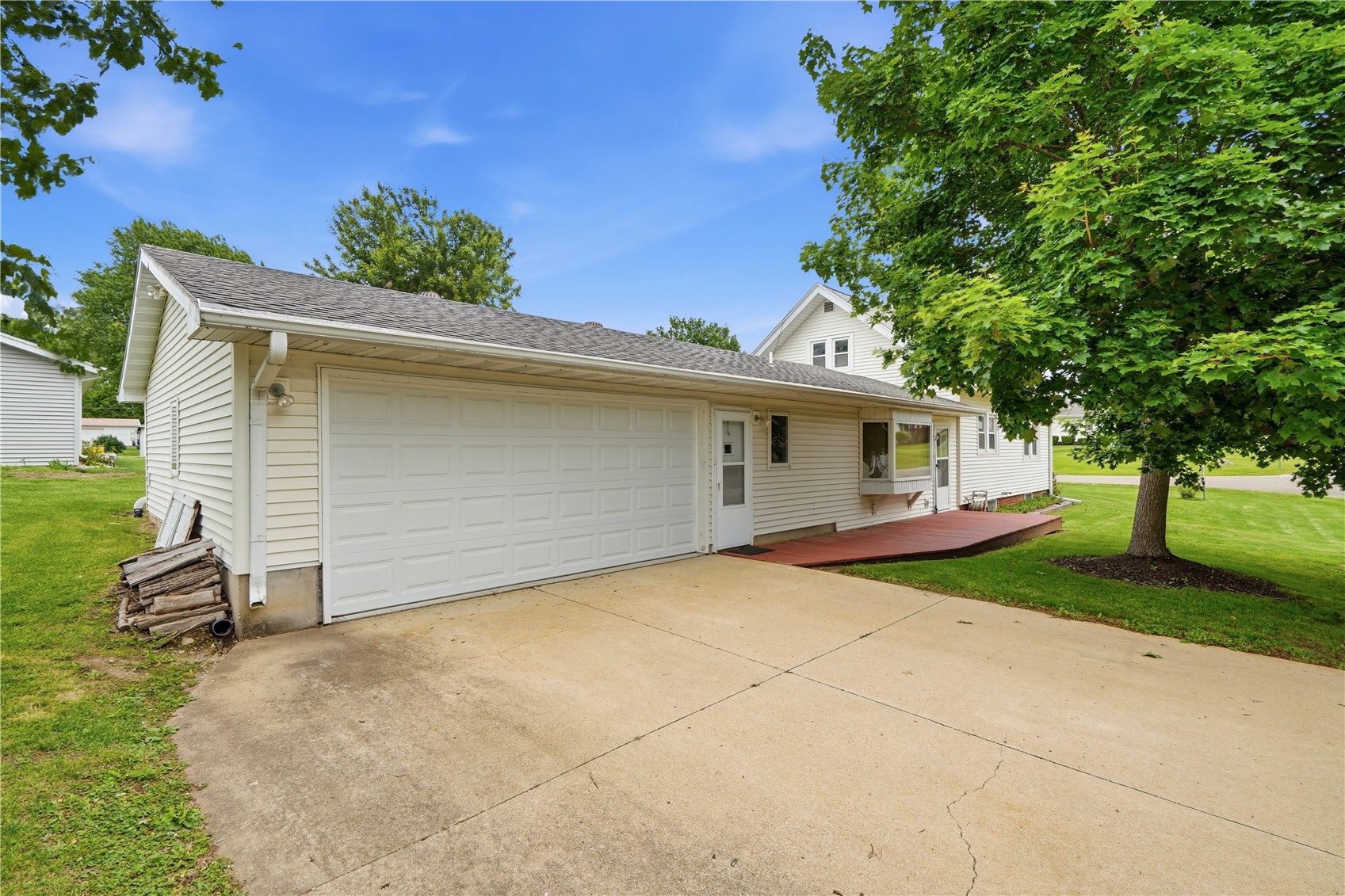 327 Rose Avenue Swisher IA 52338