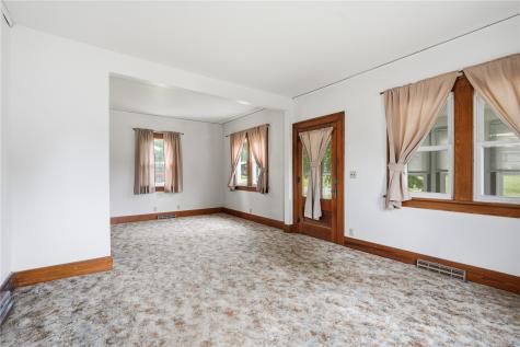 327 Rose Avenue Swisher IA 52338