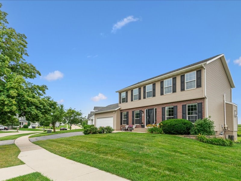 202 Rockhurst Drive SW Cedar Rapids IA 52404