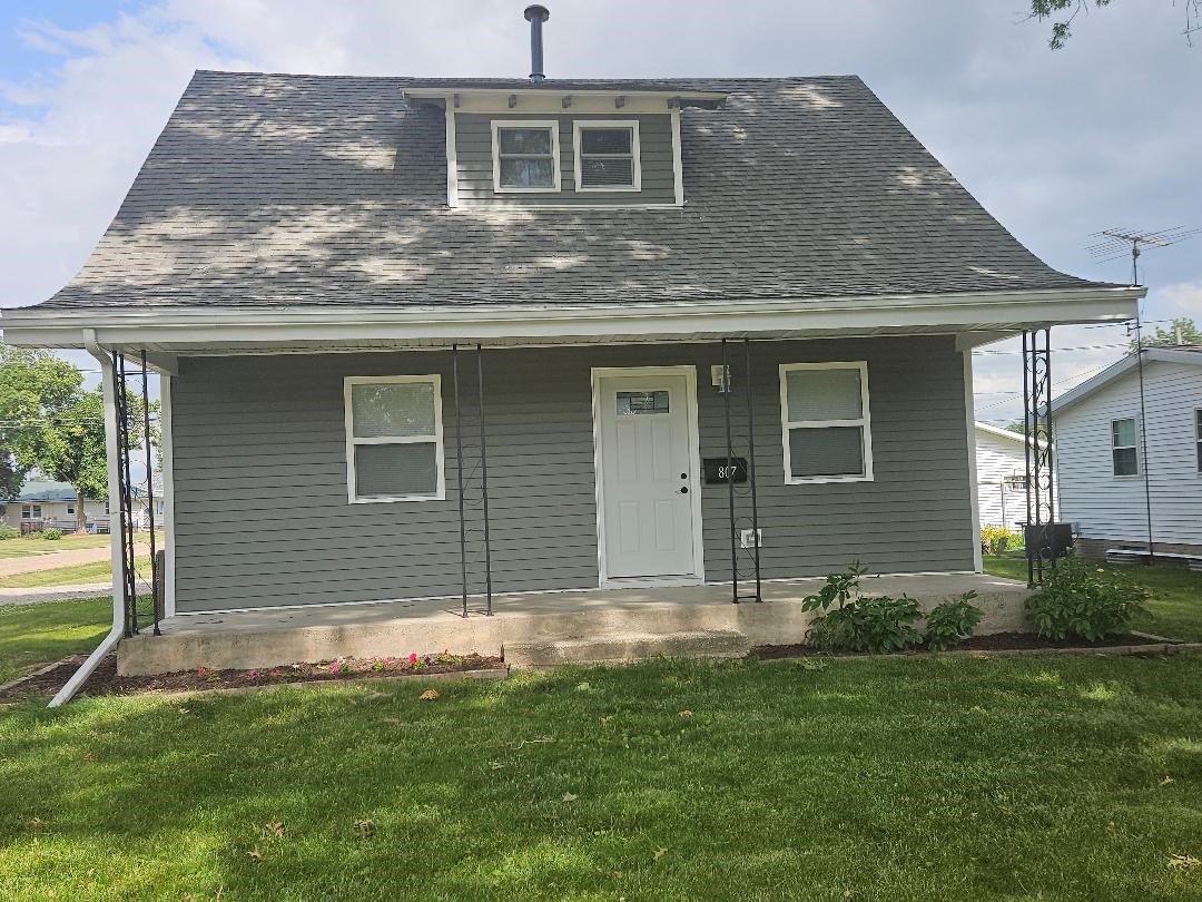 807 5th Avenue Belle Plaine IA 52208