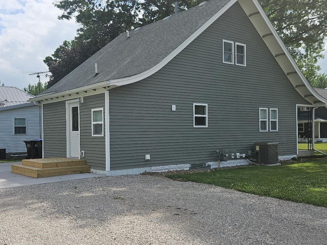 807 5th Avenue Belle Plaine IA 52208