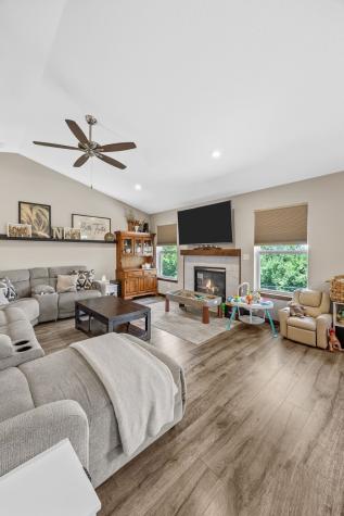 1710 Bobcat Drive NW Cedar Rapids IA 52405