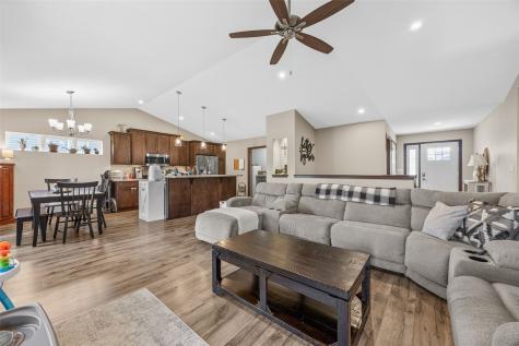 1710 Bobcat Drive NW Cedar Rapids IA 52405