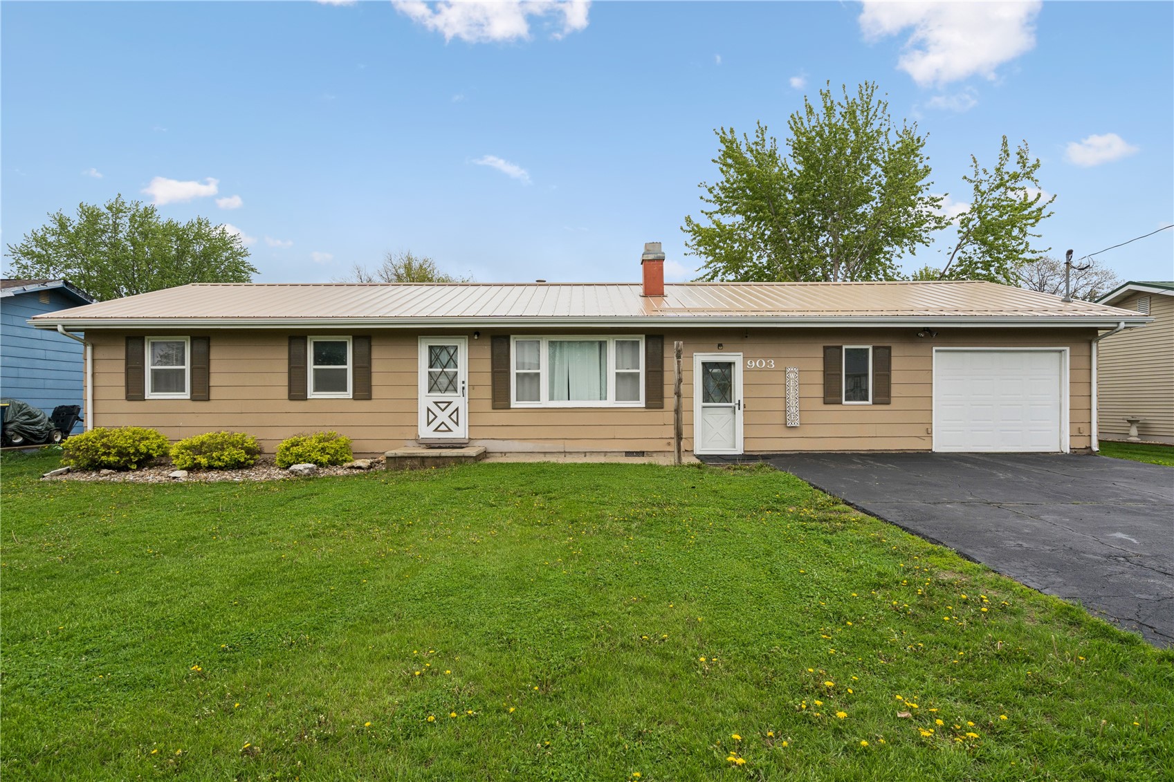 903 E 12th Street Vinton IA 52349
