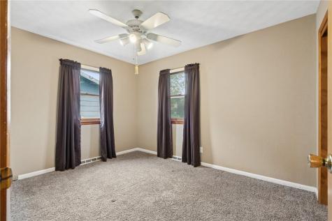 903 E 12th Street Vinton IA 52349