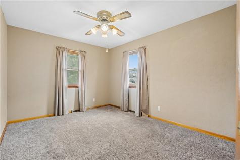903 E 12th Street Vinton IA 52349