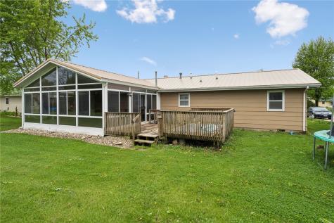 903 E 12th Street Vinton IA 52349