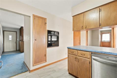 1740 25th Avenue Marion IA 52302