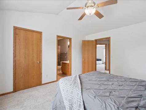 440 Onyx Avenue Marion IA 52302