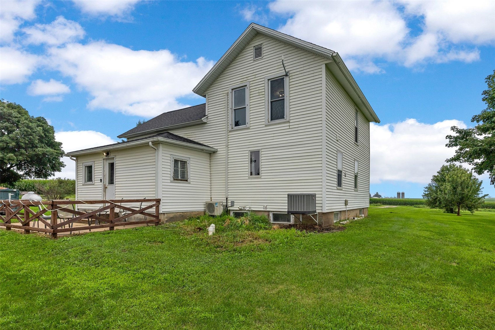 2769 55th Street Drive Vinton IA 52349