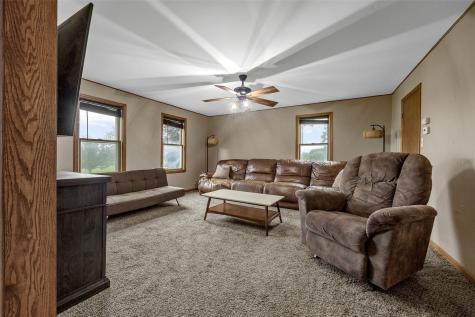 2769 55th Street Drive Vinton IA 52349