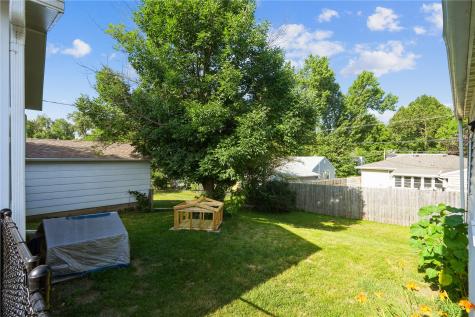 1215 Brockman Drive SE Cedar Rapids IA 52403