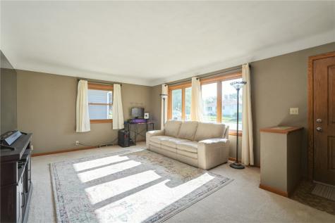 1215 Brockman Drive SE Cedar Rapids IA 52403