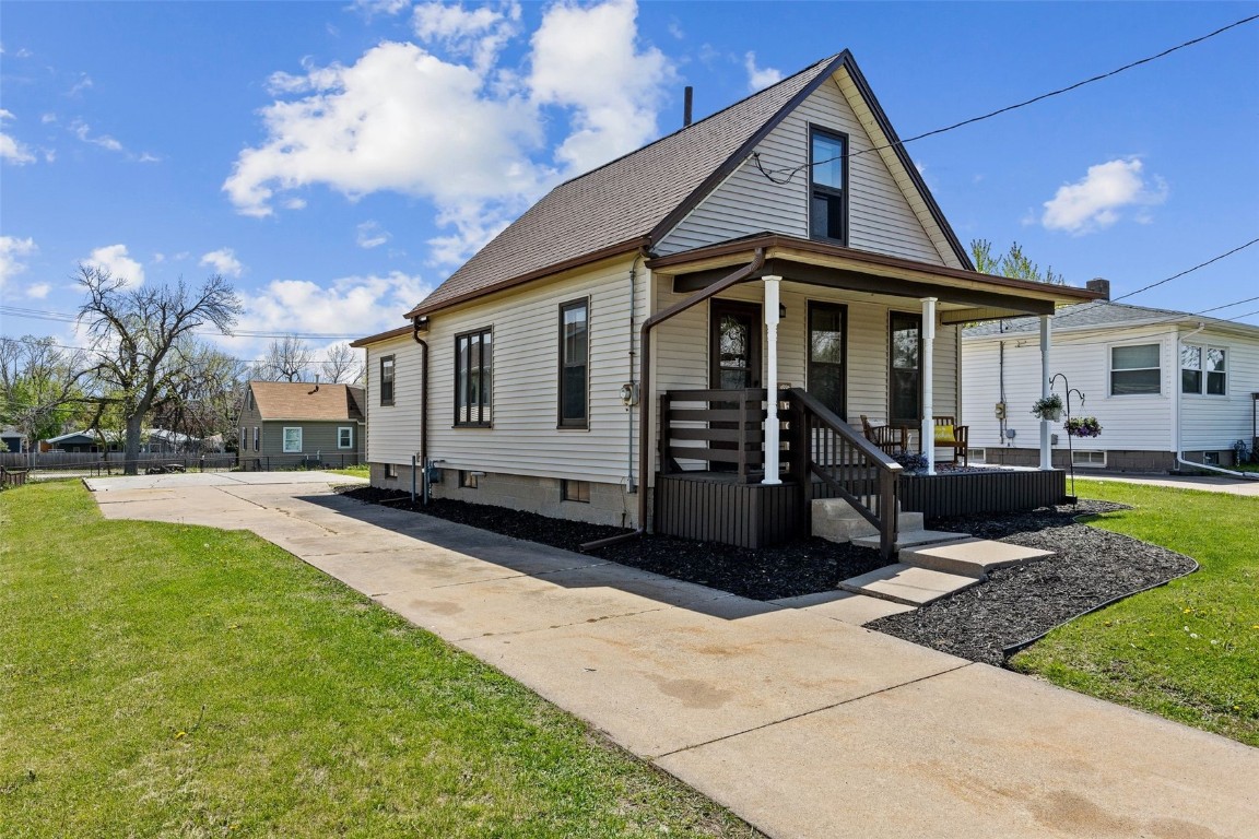 2401 Southland Street SW Cedar Rapids IA 52404