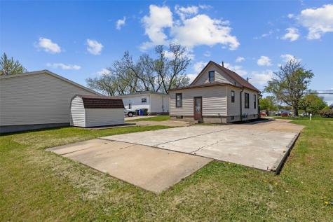 2401 Southland Street SW Cedar Rapids IA 52404