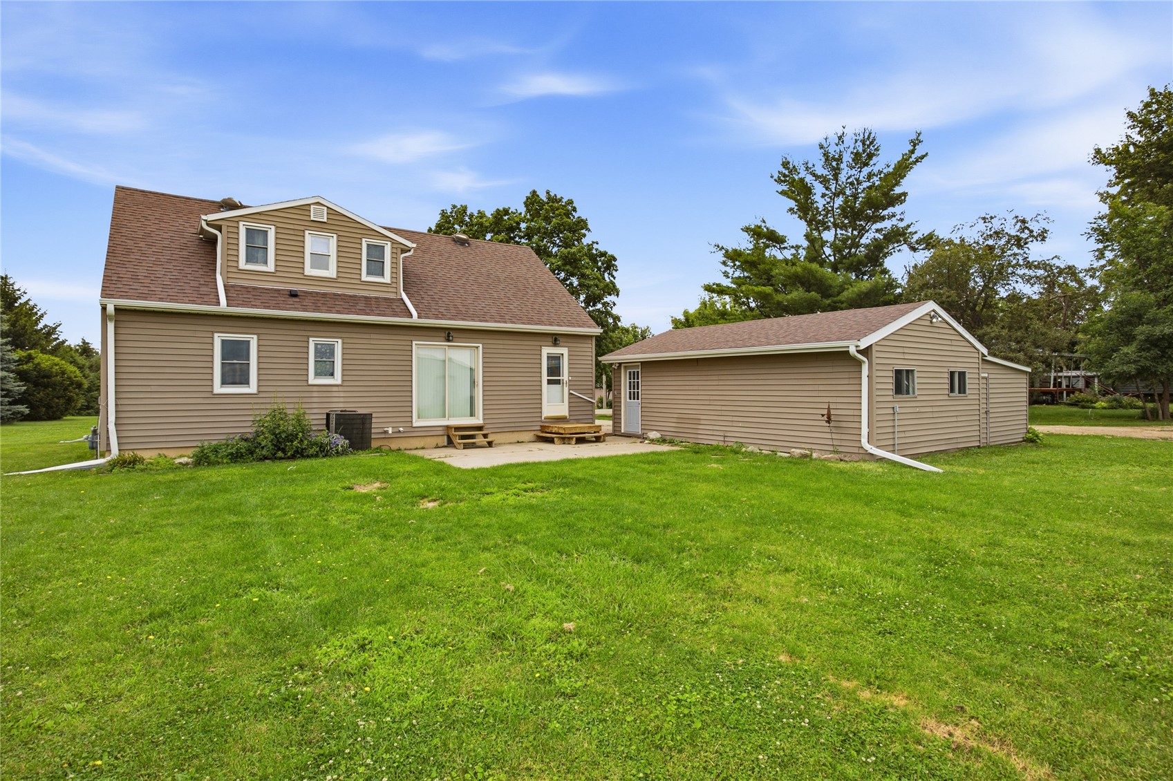 115 Kohl Street Martelle IA 52305