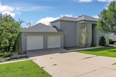 4315 Pioneer Trail SE Cedar Rapids IA 52403