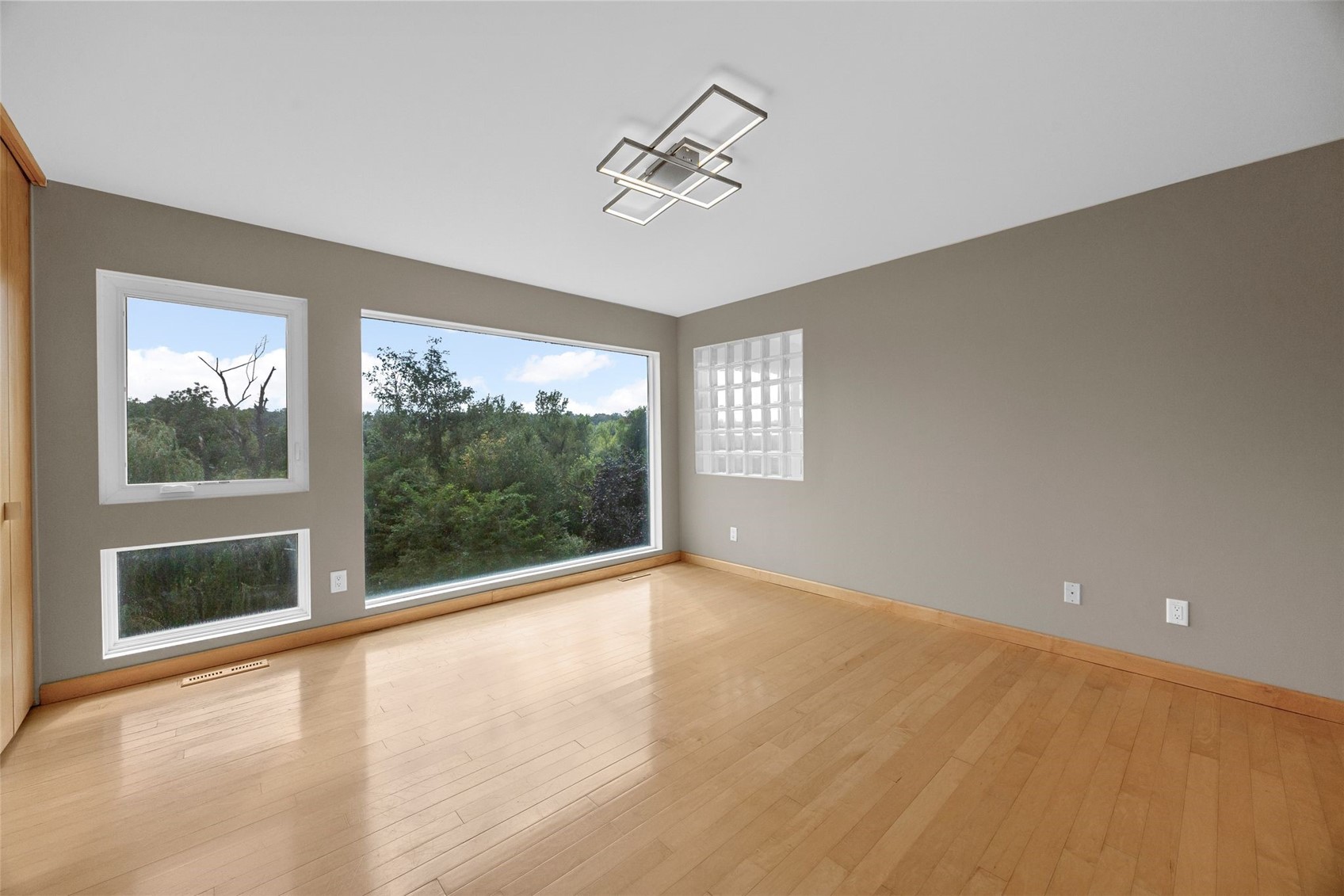 4315 Pioneer Trail SE Cedar Rapids IA 52403