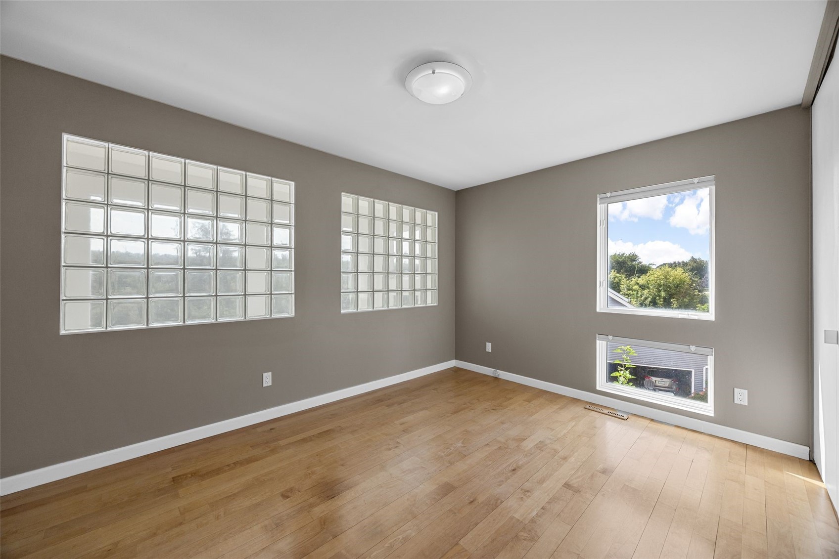 4315 Pioneer Trail SE Cedar Rapids IA 52403