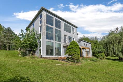 4315 Pioneer Trail SE Cedar Rapids IA 52403